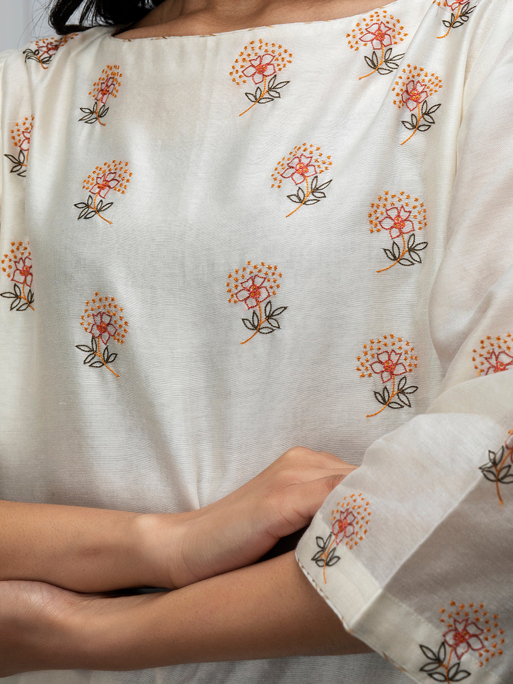 Off White chanderi kurta with pants and Dupatta Set of 3