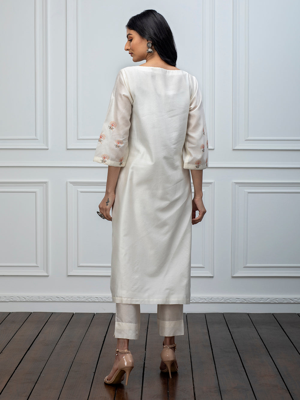 Off White chanderi kurta with pants and Dupatta Set of 3