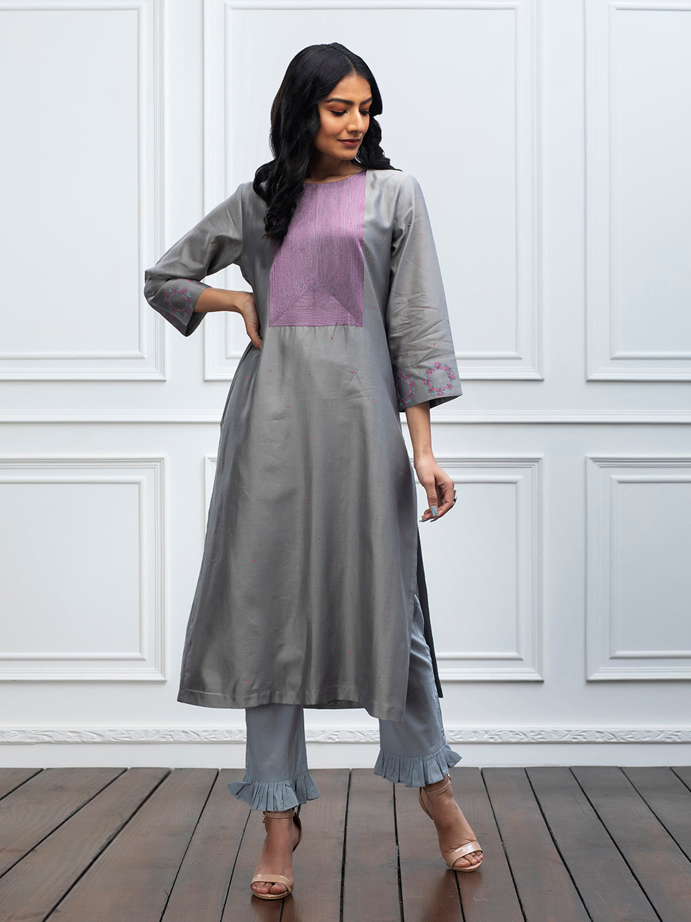 Grey chanderi kurta with pants and Dupatta Set of 3