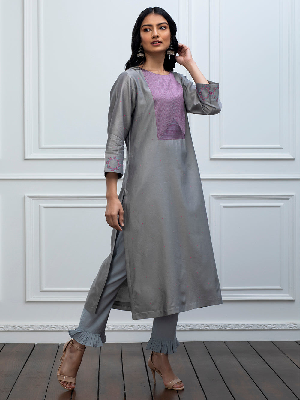 Grey chanderi kurta with pants and Dupatta Set of 3