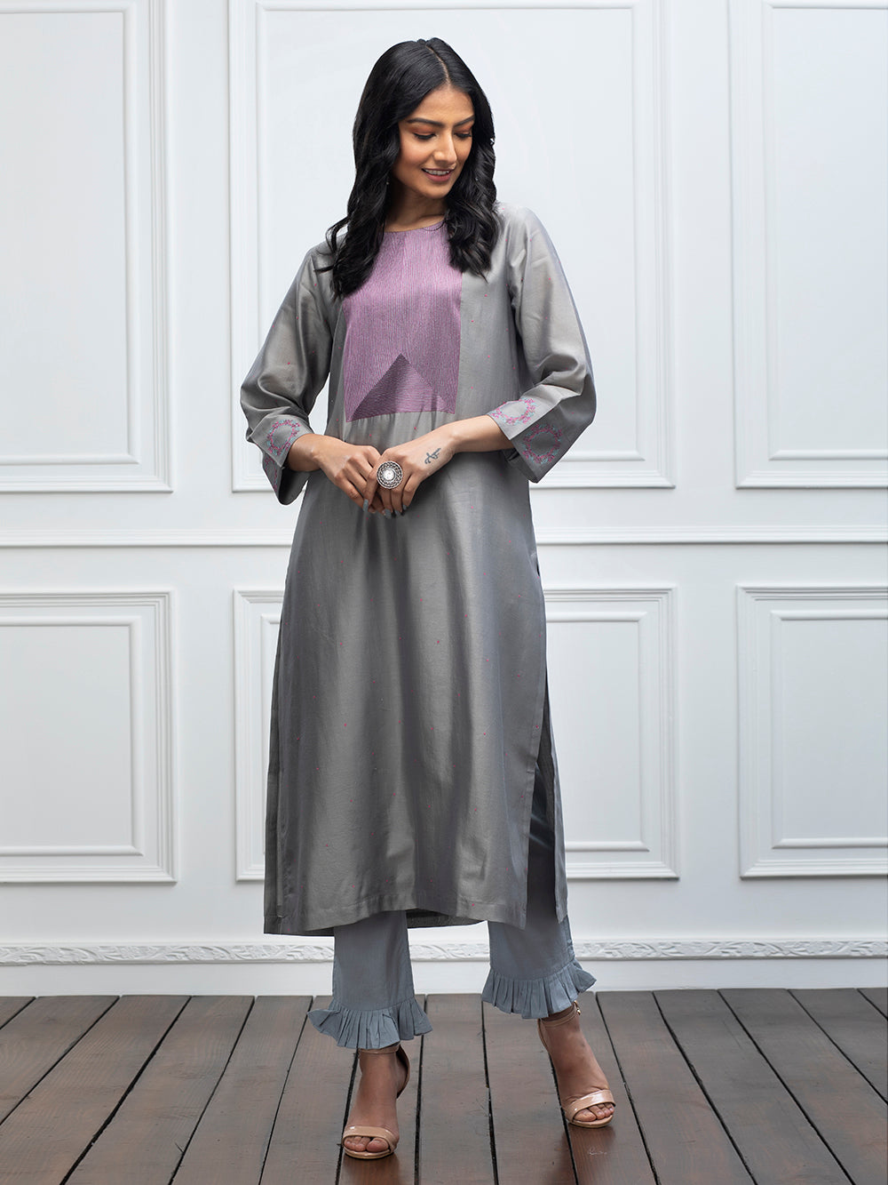 Grey chanderi kurta with pants and Dupatta Set of 3