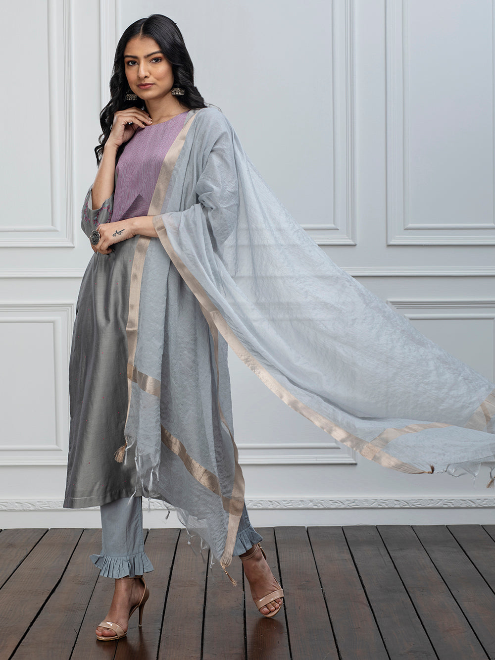 Grey chanderi kurta with pants and Dupatta Set of 3