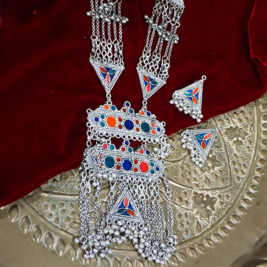 Silver Toned Handcrafted Trible Necklace Set