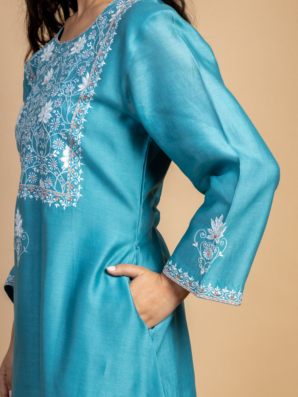 Turquoise Embroidered Chanderi Kurta