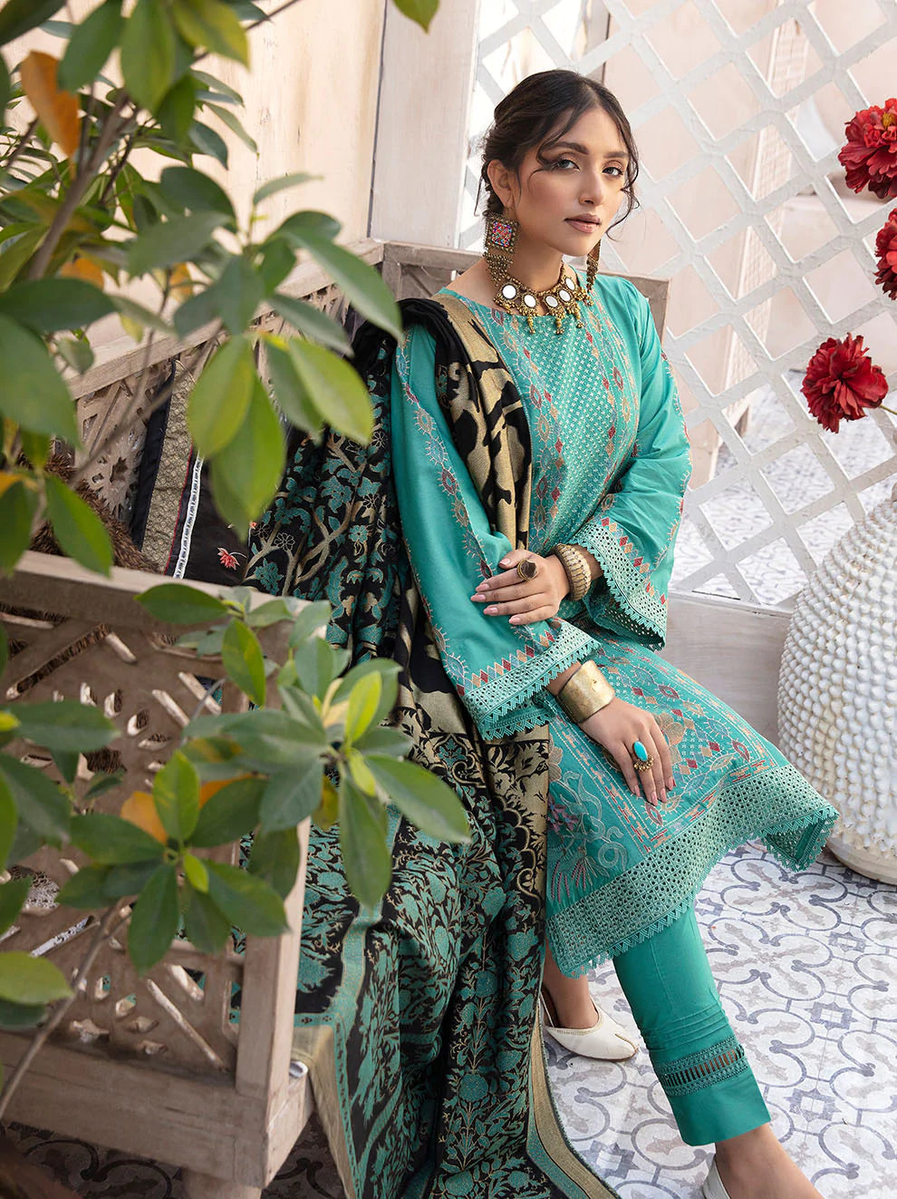 Green Embroidered Cotton Suit - Set of 3
