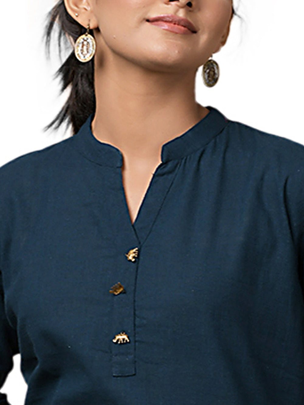 Blue Solid Metal Embellishment Cotton Kurta